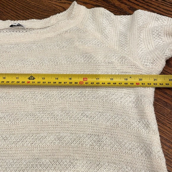 Splendid sz L cropped ivory knit sweater - poly/cotton blend - EUC - Picture 7 of 9